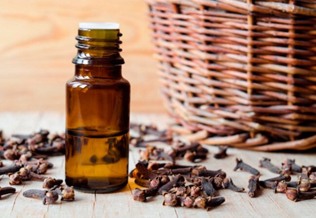 Aromatherapy guides favor clove oil