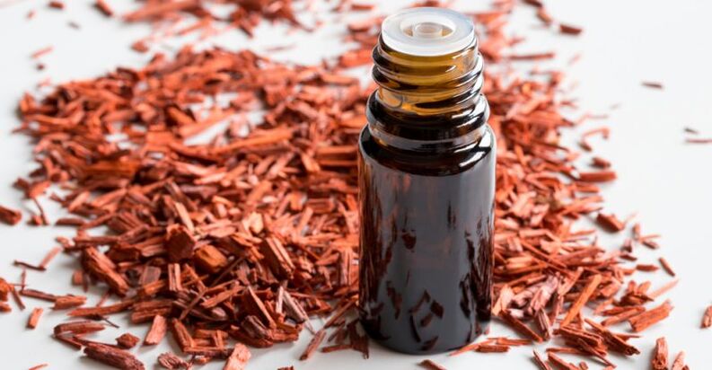 Sandalwood essential oil restores the skin's water balance